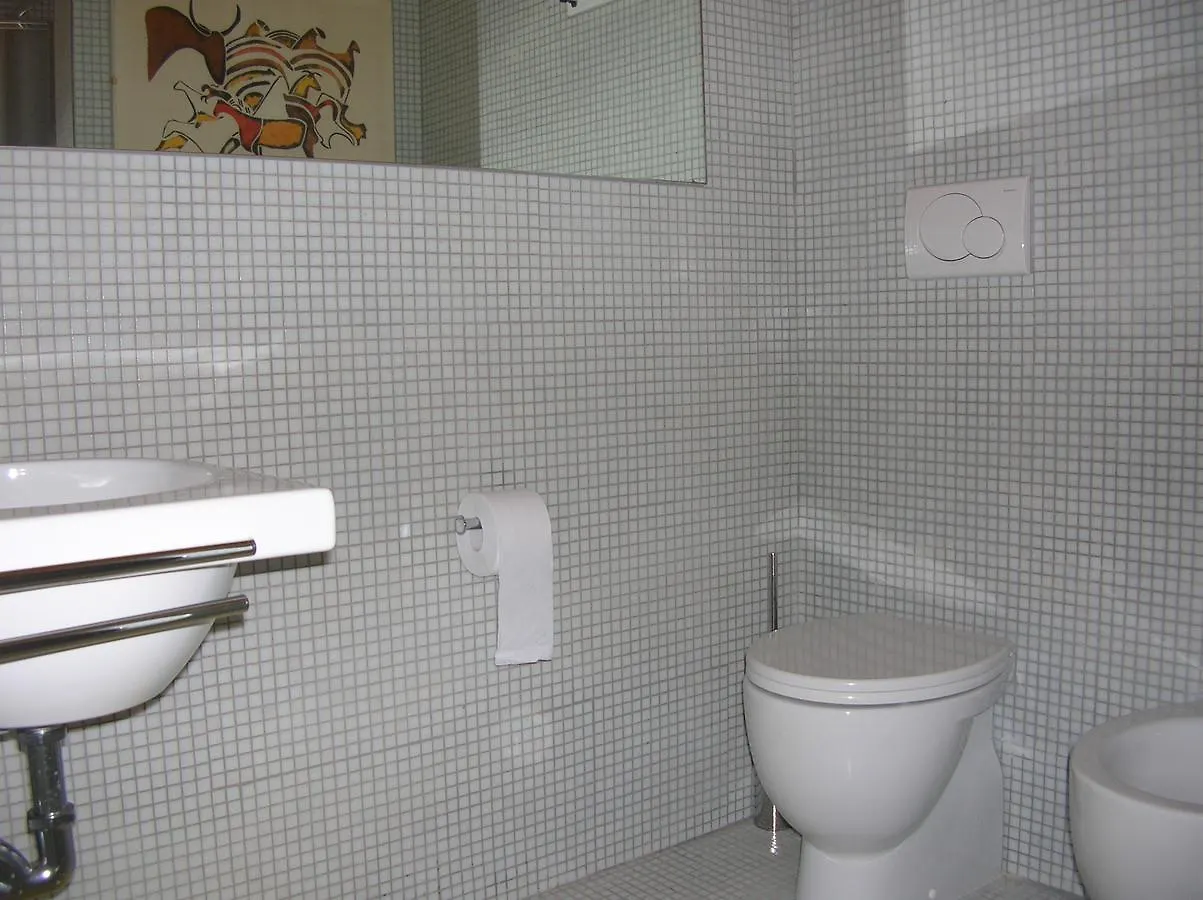 *** فندق مبيت وإفطار تّشيرفييا B&B Undici إيطاليا
